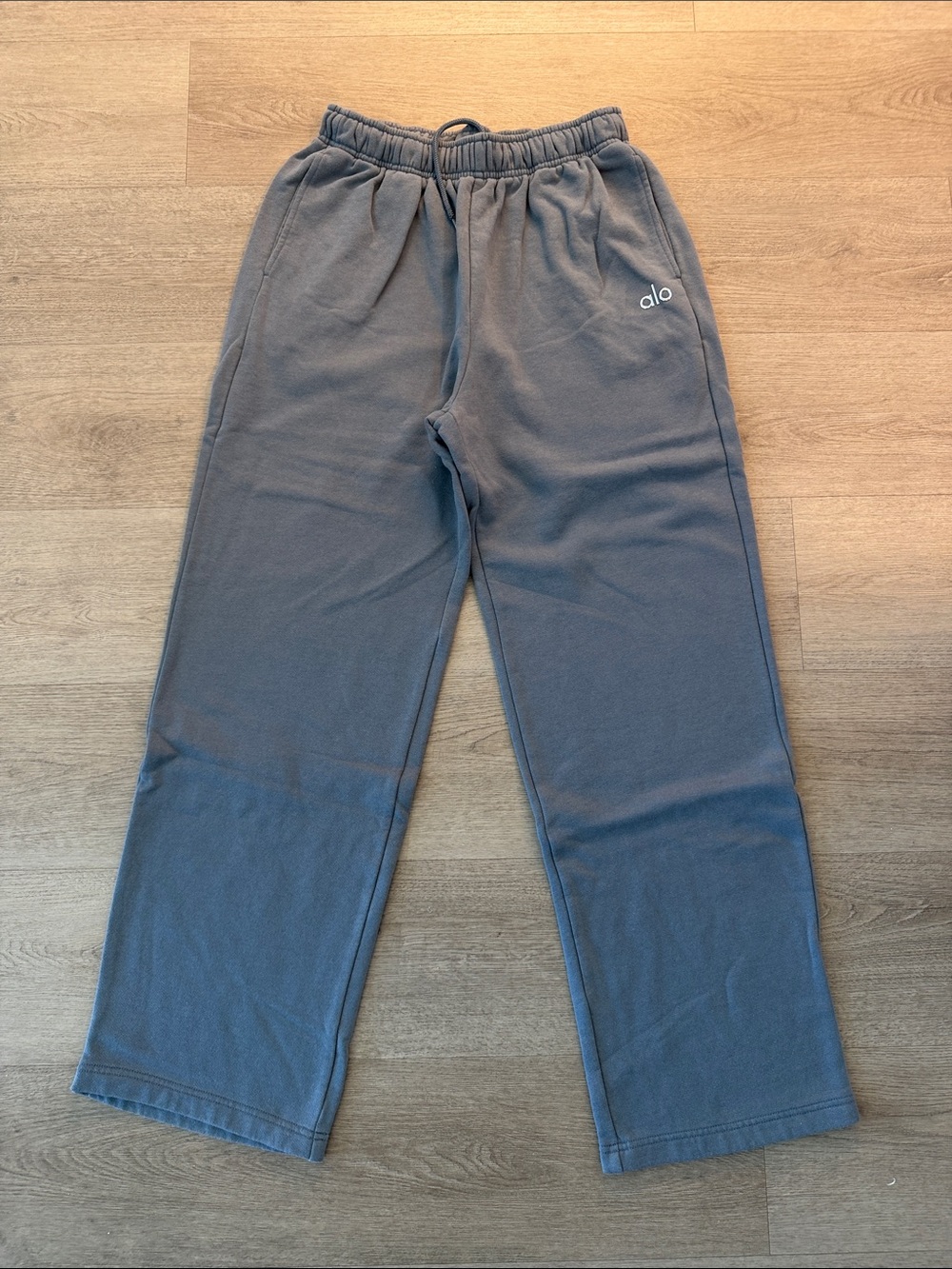ALO Accolade Straight Leg Sweatpant - Steel Grey